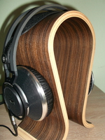 AKG K812