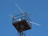 Terrestrische Antennen einer alten Kabelkopfstation