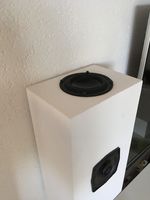 Kompakter Subwoofer Impulskompensiert in Deckel/Boden in Main eingebaut