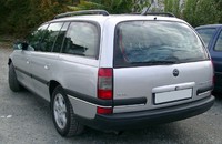 Opel_Omega_B_Caravan_rear_20070926