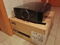 JVC X7000