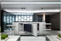 Rotating-TV-as-Focus-in-Modern-Living-Room-Design-Idea