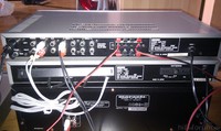 Amplifier und Tuner hinten