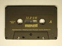 Maxell-01