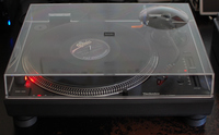 Technics SL-1210 MK7 mit Haube